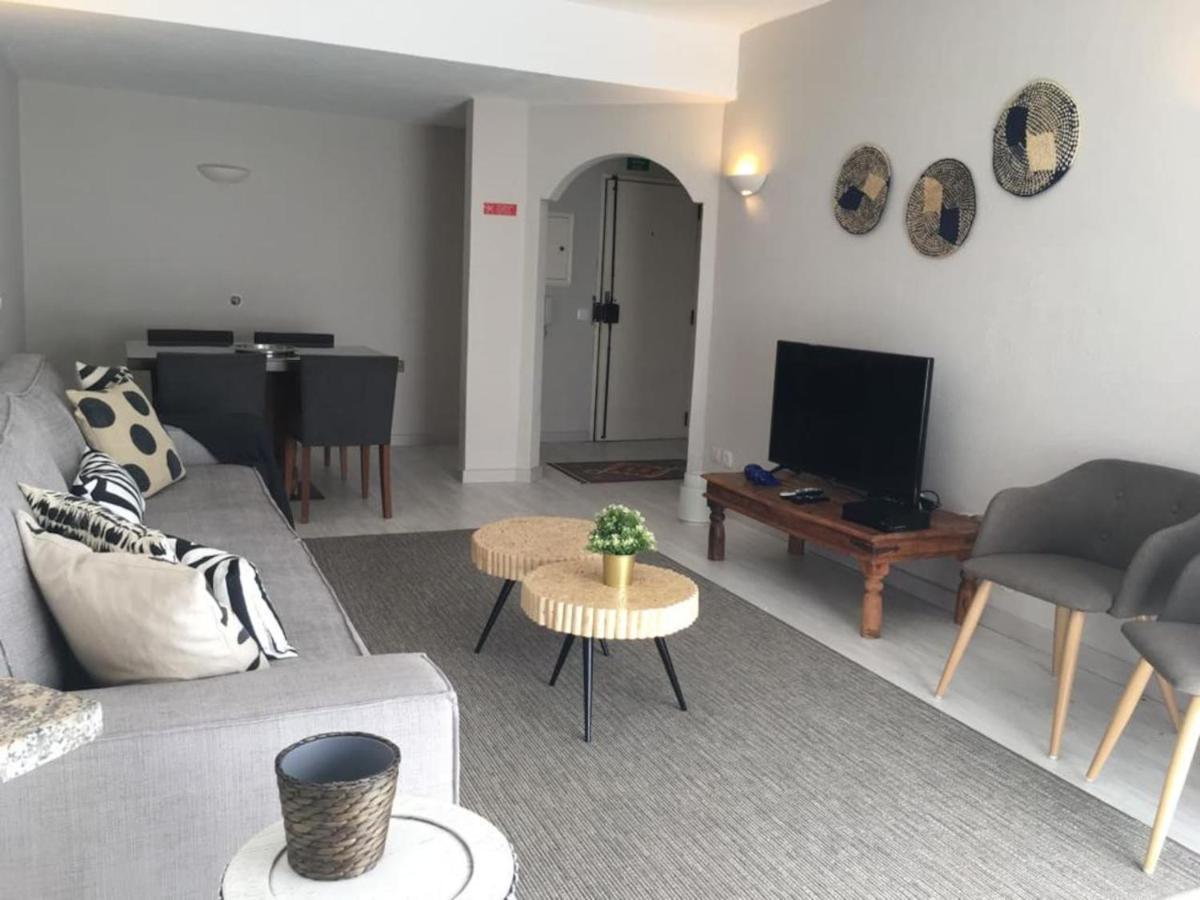 Stylish Center Apartment Виламура Екстериор снимка